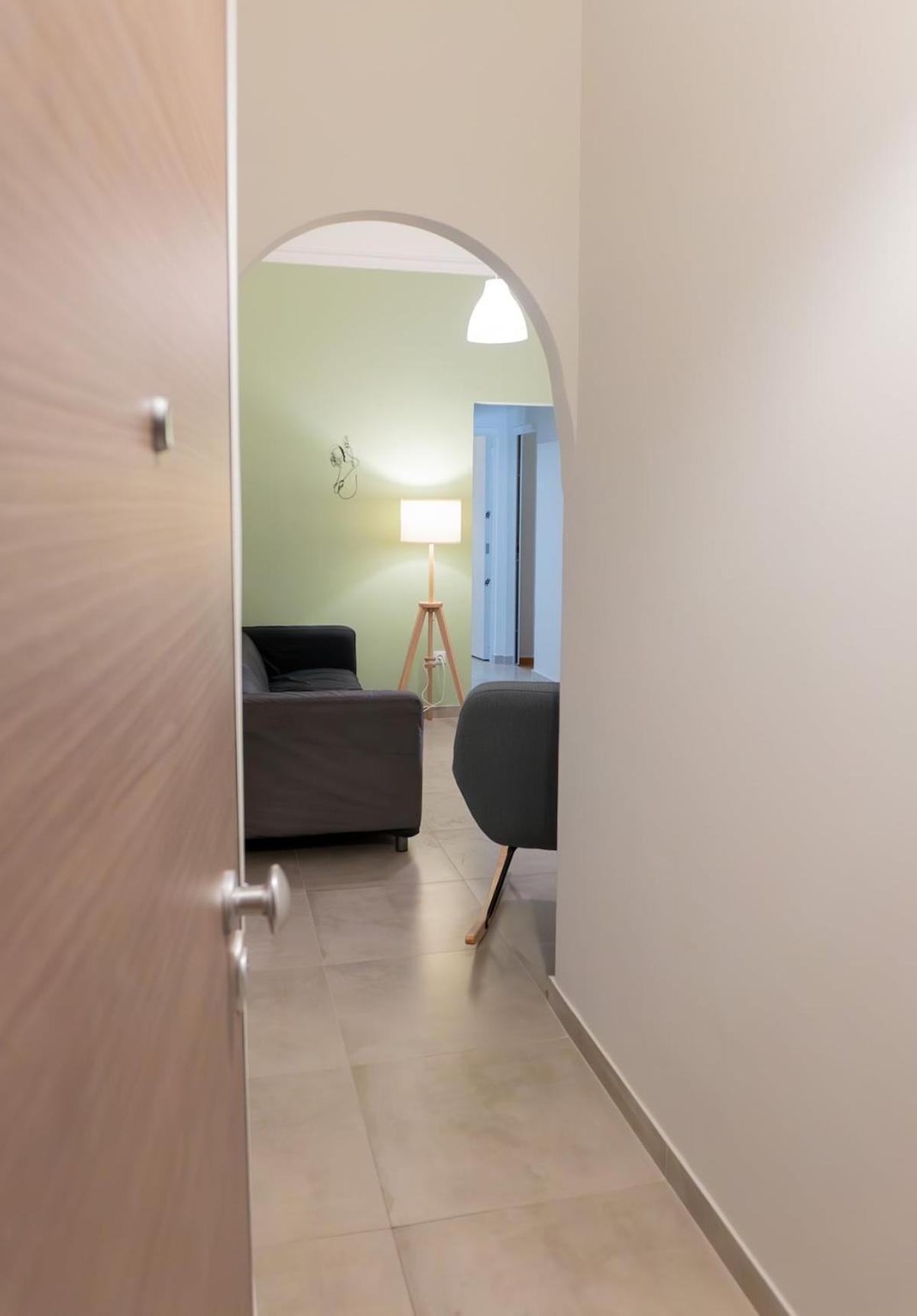 50 Steps Metro Kato Patisia Renovated Athens Apt Bagian luar foto