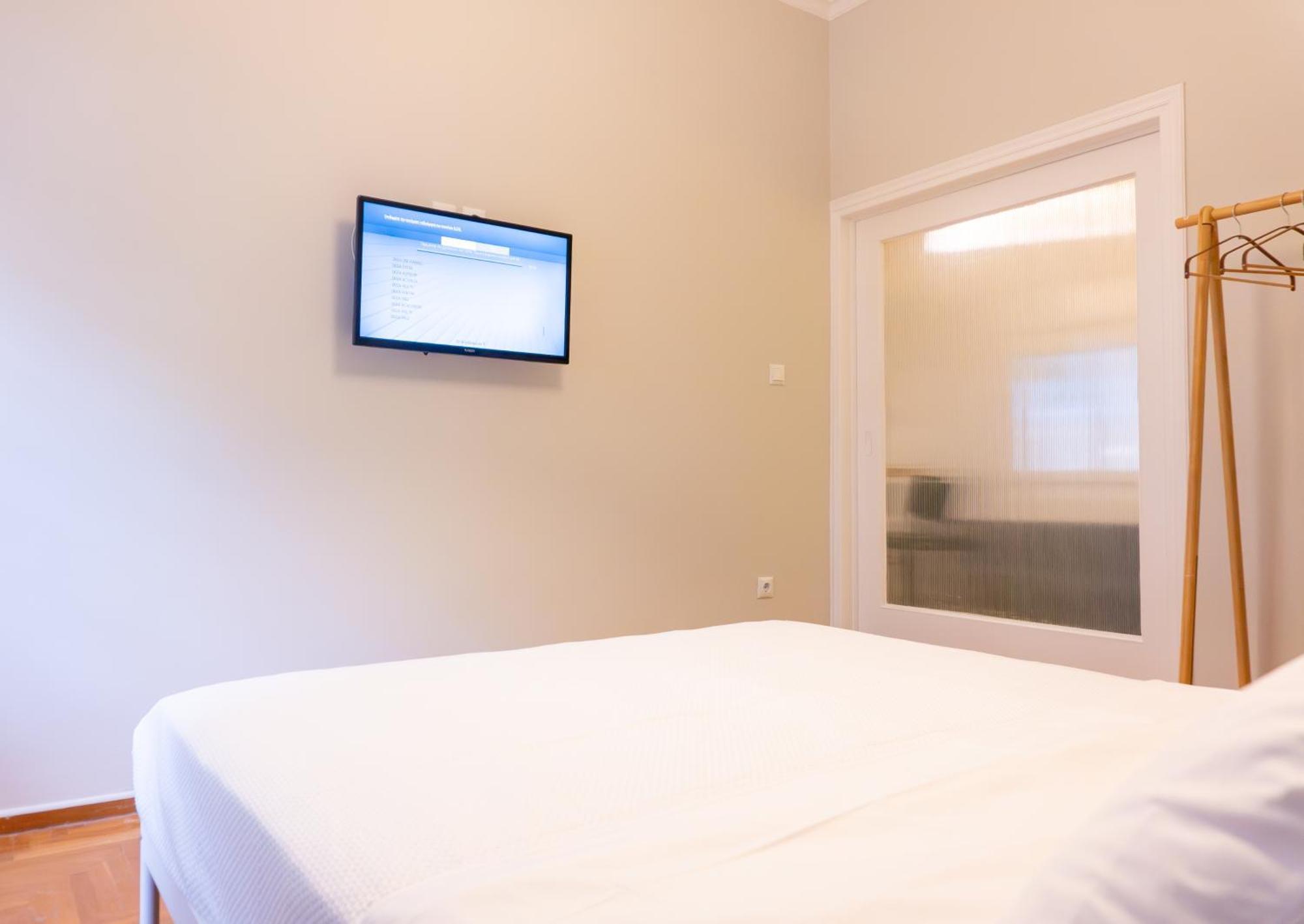 50 Steps Metro Kato Patisia Renovated Athens Apt Bagian luar foto