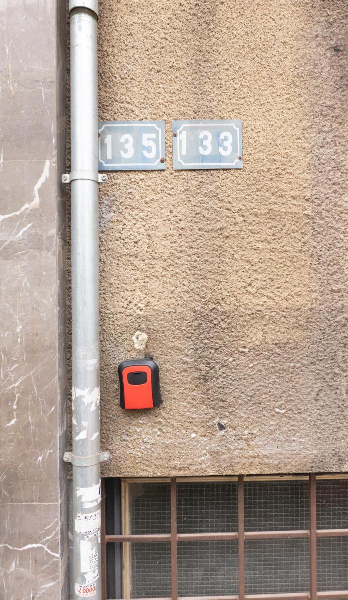 50 Steps Metro Kato Patisia Renovated Athens Apt Bagian luar foto